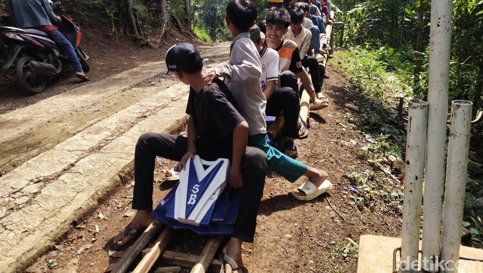 1750655833019-permainan-lori-di-garut-1750573974982_169