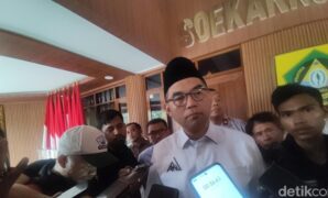 1758302823109-sekretaris-daerah-sekda-kabupaten-bogor-ajat-rochmat-jatnika-1758277362504_169