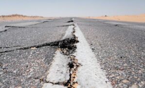 1758540664674-gempa-bumi_169