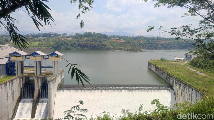 1758734822081-penampakan-bendungan-leuwikeris-di-wilayah-kabupaten-ciamis-yang-menjadi-lokasi-pembangunan-pltm-1758697992075_169