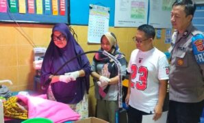 1759555530674-bayi-perempuan-yang-ditemukan-di-depan-masjid-sudah-mendapat-perawatan-di-puskesmas-panawangan-1759545902231_169