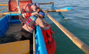 1759598773896-penemuan-jasad-faujan-wisatawan-yang-tenggelam-di-pantai-karangpapak-garut-1759585272549_169