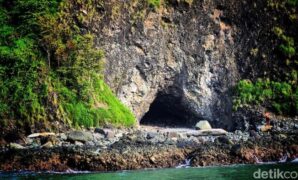 1759749974477-gua-anti-jomblo-di-ciletuh-sukabumi-1759716691713_169