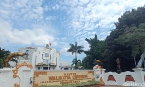 1759792766809-tampilan-balai-kota-cirebon-dengan-sentuhan-bata-merah-1751887601332_169