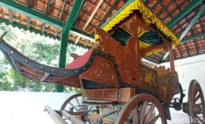 1759814971621-kereta-ki-jurumudi-di-keraton-kacirebonan-1759738480239_169