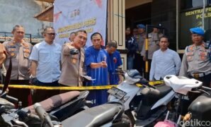 1759836298957-barang-bukti-kasus-pencurian-kendaraan-bermotor-di-purwakarta-1759832956950_169