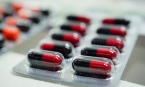 1759878973478-ilustrasi-obat_169