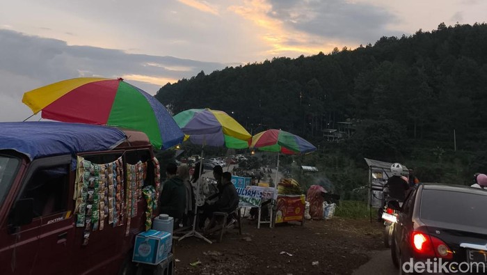 1760074288465-warkop-mang-yadi-di-kuningan-1759986539894_169