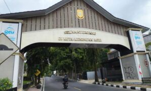 1760397549564-gapura-kabupaten-kuningan-1760347172225_43