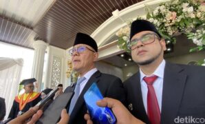 1760441178217-wali-kota-sukabumi-ayep-zaki-dan-wakil-wali-kota-sukabumi-bobby-maulana-1760421470635_169