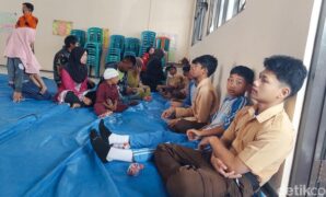 1760441216448-siswa-di-bandung-barat-keracunan-mbg-1760432905425_169