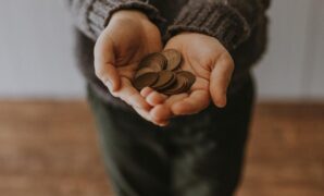 1760721933207-ilustrasi-pengentasan-kemiskinan_169