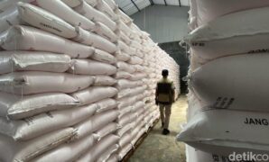 1761305507703-gudang-pupuk-subsidi-di-sukabumi-1761292634699_169