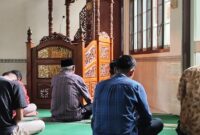 1761347946526-ilustrasi-sholat-jumat_169