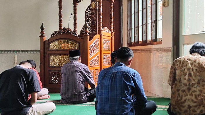 1761347946526-ilustrasi-sholat-jumat_169