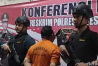 1761369774280-pengungkapan-kasus-dukun-cabul-di-panyileukan-bandung-1761195045853_169