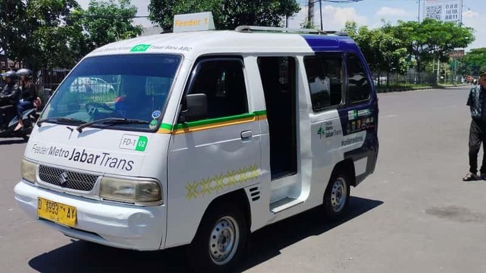 1761391333274-angkot-feeder-metro-jabar-trans-1761364081922_169