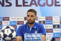 1761413107041-gelandang-persib-luciano-guaycochea-1758092067029_169