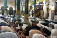1761434309326-ilustrasi-salat-1_169