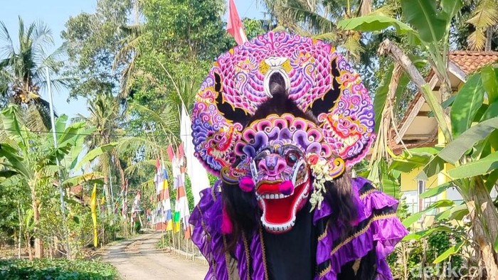 1761456249263-barongan-karya-lubis-di-pangandaran-1761399276002_169