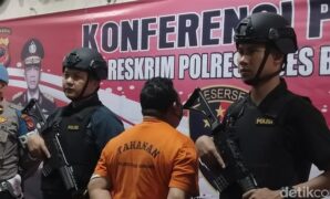 1761477996426-pengungkapan-kasus-dukun-cabul-di-panyileukan-bandung-1761195045853_169
