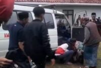 1761542951866-beredar-di-medsos-seorang-sopir-ambulans-meninggal-dunia-sesaat-setelah-mengantar-jenazah-di-panjalu-ciamis-1761455862332_43