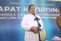 1761564401494-menteri-koperasi-ferry-juliantono-1761546631042_169