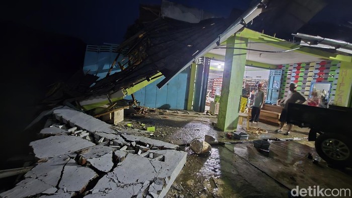 1761585939029-banjir-bandang-di-sukabumi-1761574007417_169