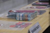 1761651129529-barang-bukti-uang-terkait-kasus-dugaan-pemerasan-js-ketua-ormas-di-pekanbaru-riau-1760626302833_169