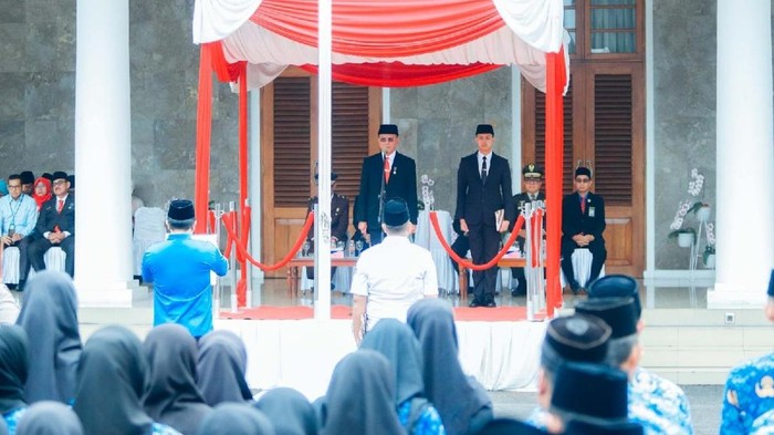 1761651151183-upacara-peringatan-hari-sumpah-pemuda-di-pendopo-bupati-ciamis-1761628018984_169