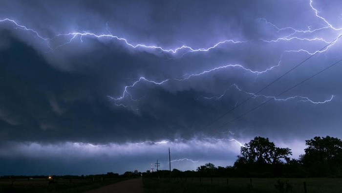 1761715589860-eureka-waspada-cuaca-ekstrem_169