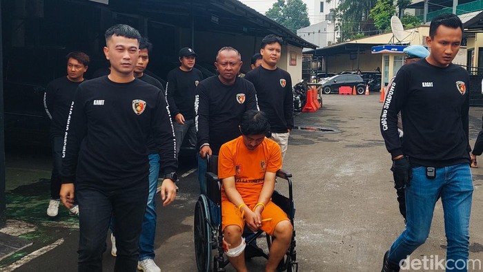 1761715724880-polisi-tangkap-tersangka-pembunuh-tati-di-cimahi-1761640300429_169