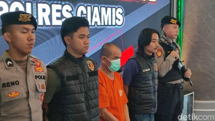 1761737253514-tampang-lansia-pembobol-8-sd-di-ciamis-1761725326074_169