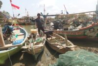 1761758866722-aktivitas-sejumlah-nelayan-di-desa-ambulu-kabupaten-cirebon_43