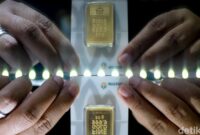 1761802032315-harga-emas-antam-meroket-hari-ini-nyaris-rp-25-juta-per-gram-1761021329634_169