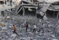 1761845243481-warga-palestina-memeriksa-puing-puing-di-lokasi-serangan-terbaru-israel-yang-menghantam-sebuah-rumah-di-kota-gaza-kota-terbesa-1761734501392_169