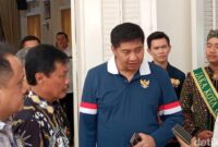 1761845407379-menteri-pkp-maruarar-sirait-saat-melakukan-kunjungan-ke-kota-cirebon-1761833694820_169