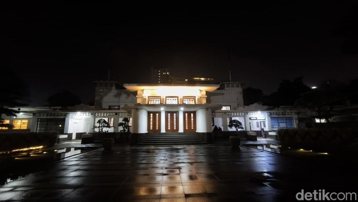 1761845445327-suasana-balai-kota-bandung-1761829508917_169