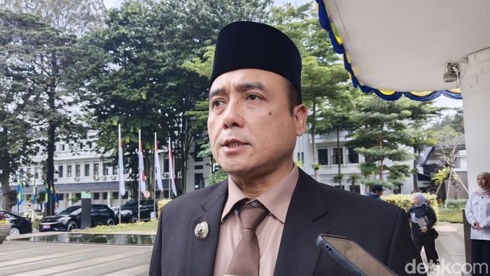 1761845503917-wakil-wali-kota-bandung-erwin-1758110499701_169