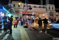 1761866174442-malam-di-kota-bandung-masih-jadi-magnet-bagi-wisatawan-7_169