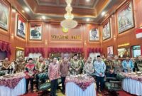 1761888741092-bupati-bogor-apresiasi-irwanuddin-sambut-kajari-baru-denny-achmad-1761877622187_169