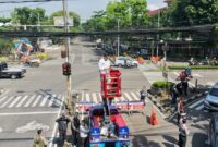 1761931709142-pemotongan-dan-penurunan-kabel-udara-di-kota-bandung-1761915690223_169