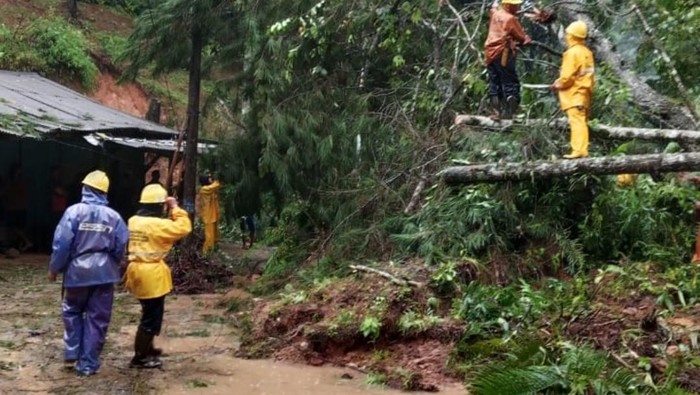 1761931762674-longsor-di-jalur-selatan-garut-1761914174563_169