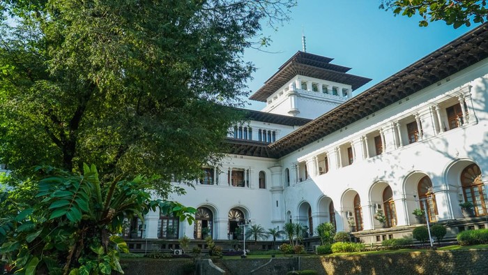 1761931789754-ilustrasi-kota-bandung_169