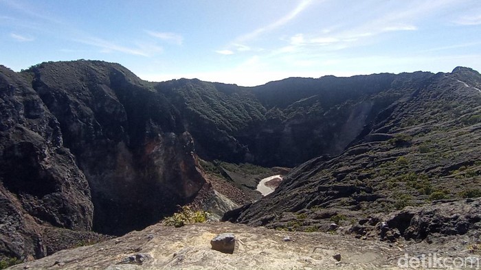 1761974537728-gunung-ciremai_169