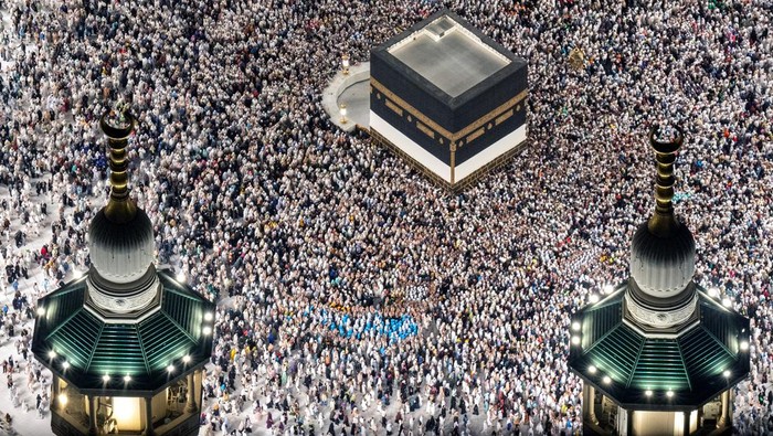 1761974709868-masjidil-haram-kini-super-luas-mampu-tampung-3-juta-jamaah-sehari-1750051400852_169