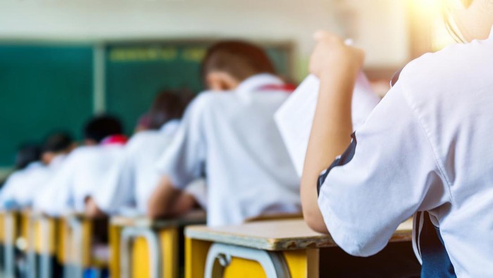 1762061210807-ilustrasi-anak-ujian-sekolah-1740977407457_169