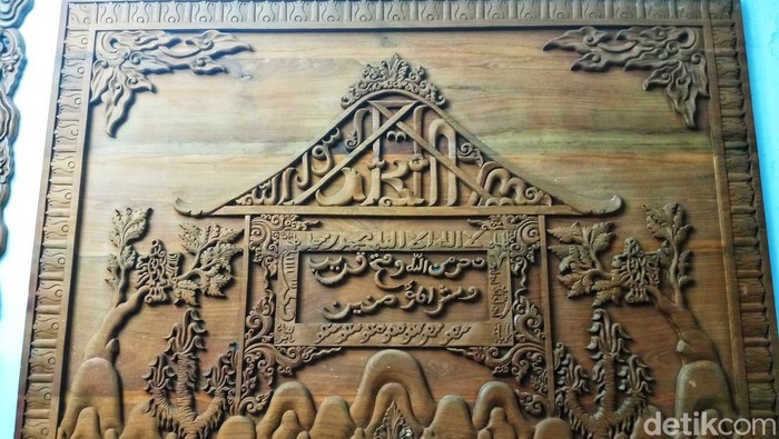 1762082500092-ukiran-di-griya-ukir-kacirebonan-1762063676781_169