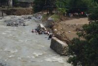 1762147750838-tanggul-jebol-sungai-cisolok-1762134731268_169