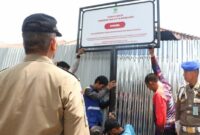 1762255655148-penyegelan-bangunan-di-jalan-bengawan-kota-bandung-1762250860261_169